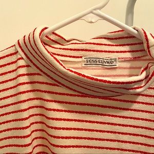 RED WHITE TURTLENECK SHORT SLEEVE
